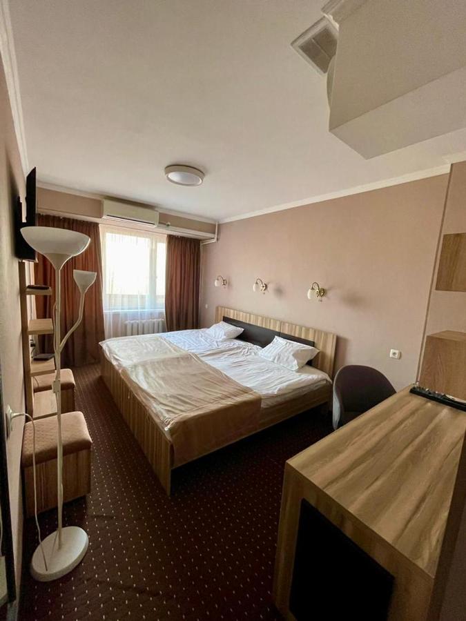 Seven Hotel Bishkek Exterior photo