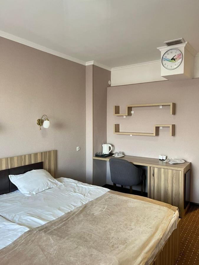Seven Hotel Bishkek Exterior photo